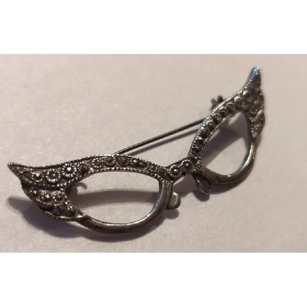 Vintage Extremely Rare Sterling Silver Cat Eye Glasses Frame Brooch Pin Gorgeous